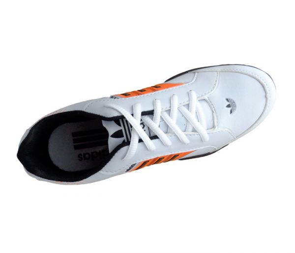 Tênis Adidas F600