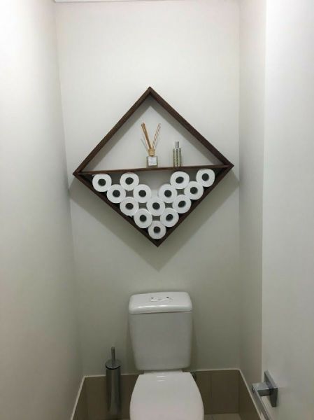 Armario para banheiro triangular
