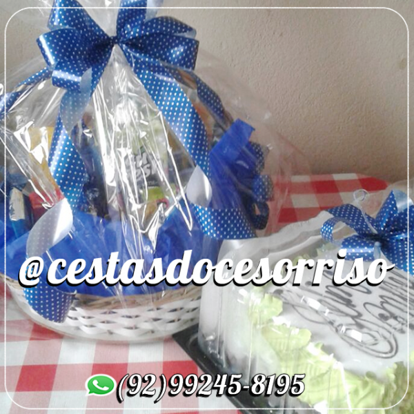 Cesta de Aniversário Especial com Mini Bolo