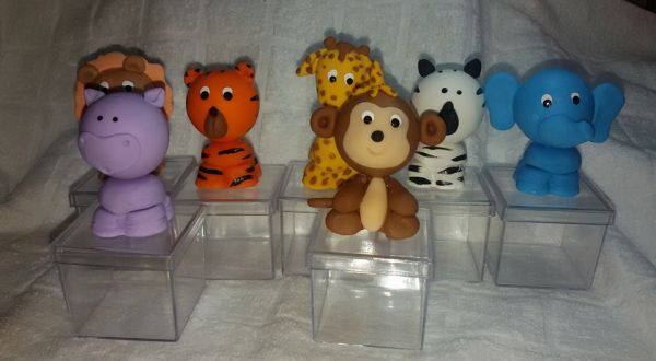 Lembrança em biscuit bichos da floresta/safari