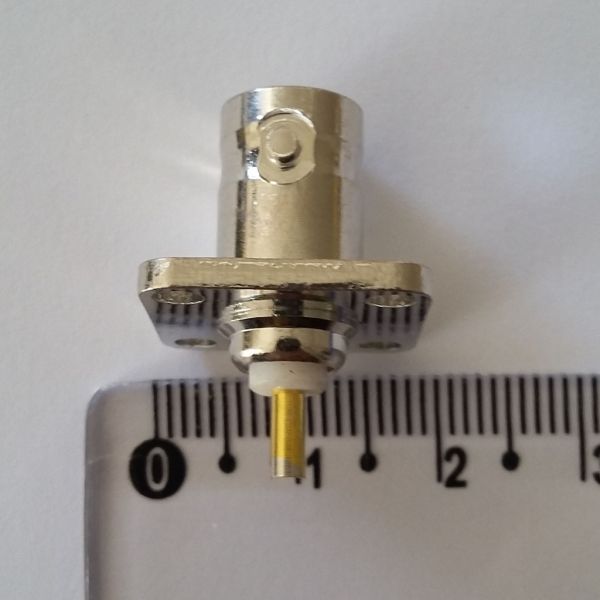 Conector BNC Fêmea Base Quadrada