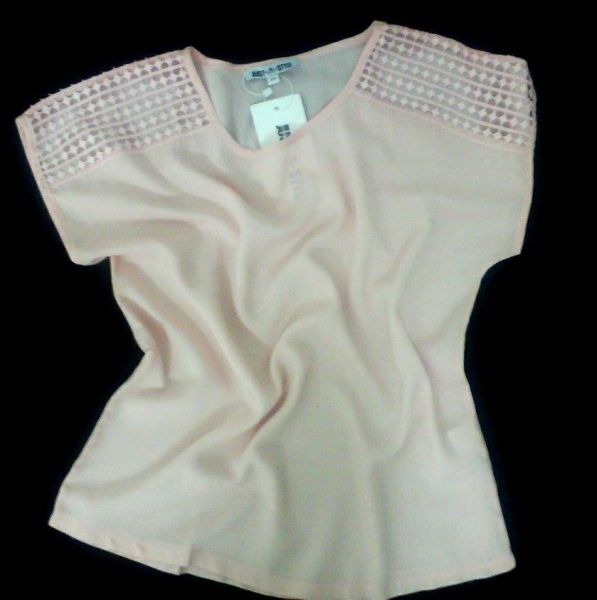 blusa rosa claro