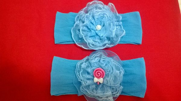 Tiara em meia de seda e rendas