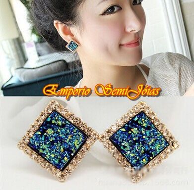 Par de brinco estilo coreano banhado a ouro 18k