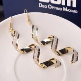 Brincos Compridos Moda Liga Ondas Prata Dourado