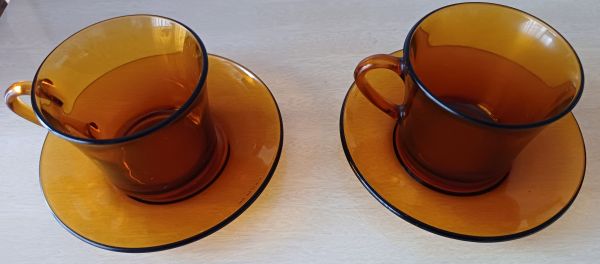 Kit com 2 Xícaras de Chá Duralex com Pires Âmbar Marrom Antiga Anos 80