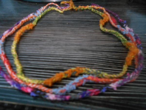 50 colares sortidos de Crochê