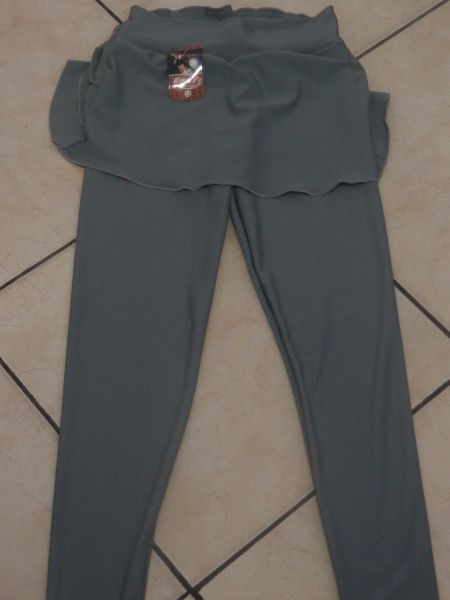 Legging c/ saia  Emily Fitness