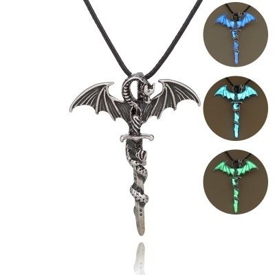 Personalidade Dragão Espada Enrolamento Forma Colar Moda Pingente Luminoso .