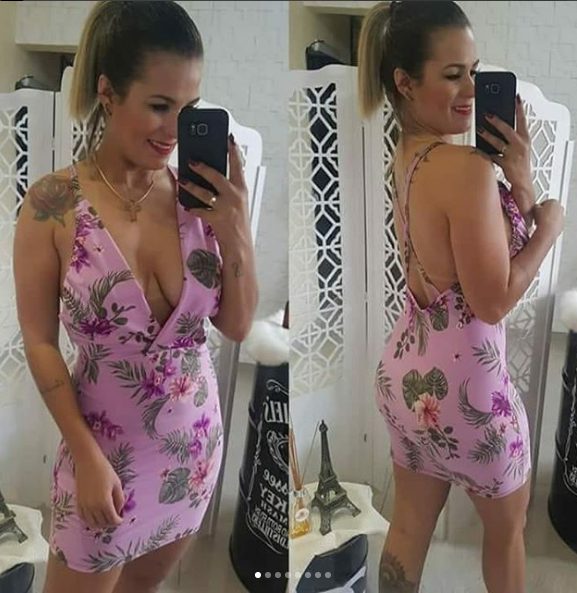 Vestido feminino modelo decote v