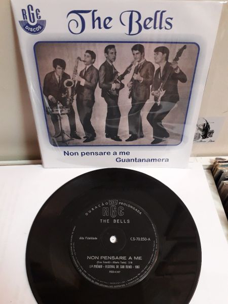 Compacto The Bells - C.s-70.250 - Rge