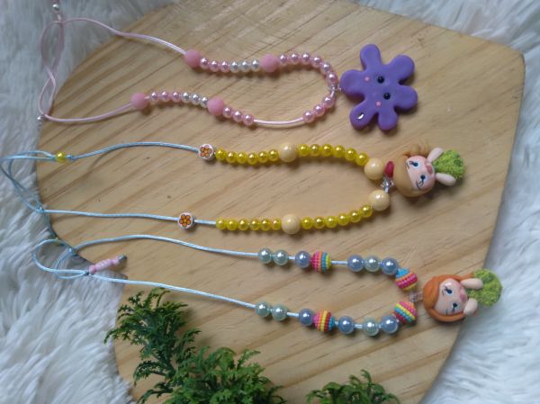 Colar artesanal biscuit com miçanga