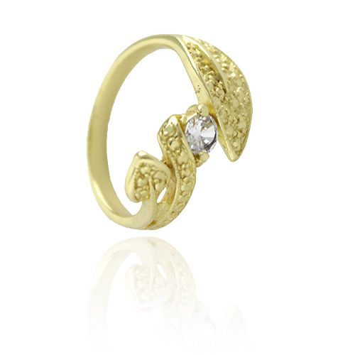 Anel folheado a ouro com adereços em forma de folha e zircônia