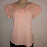 BLUSA TRABALHADA EM RENDA