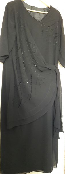 Vestido Preto Bordado de Festa