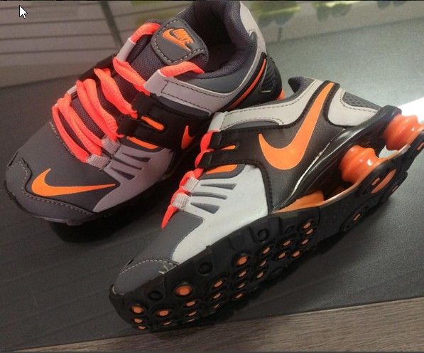 NIKE SHOX 25 AO 33