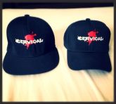 BONE ABA CURVA E ABA RETA - BORDADO