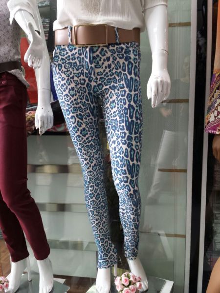 calça estampada