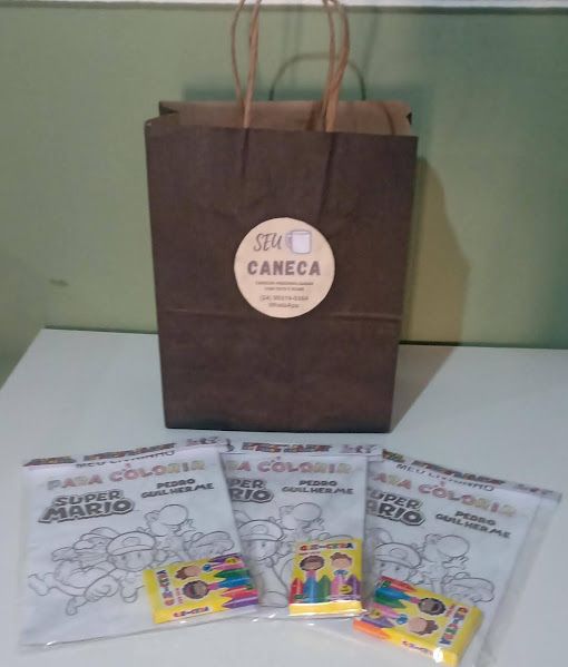 Revistinha de Colorir com Giz de Cera - Kit com 12 Unidades – Diversão que Encanta e Estimula!