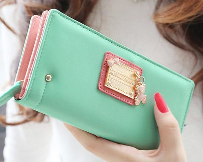 Carteira Verde com pingente Urso