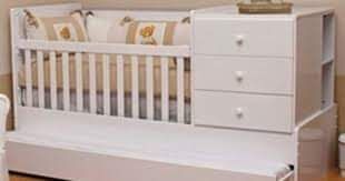 Berço com gavetas e cama auxiliar