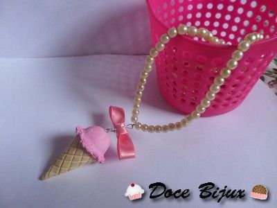 Colar sorvete morango