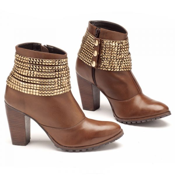 bota cano curto com salto