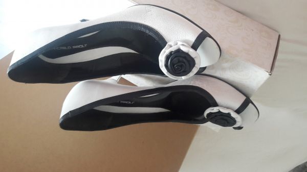 Peep Toe Preto e Branco