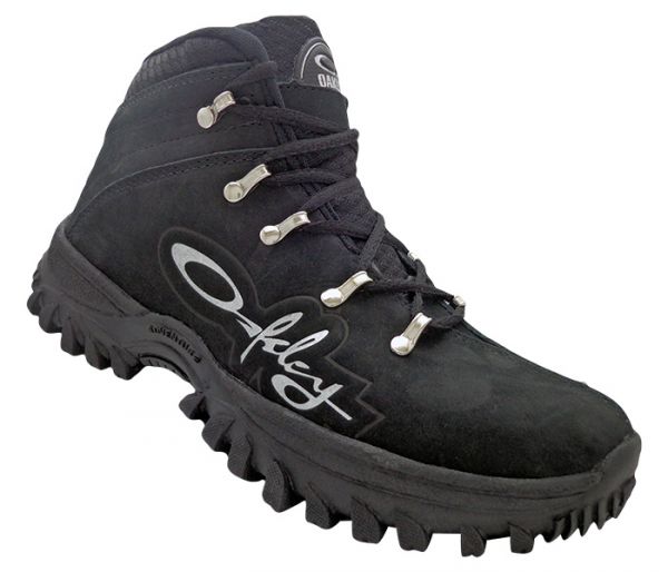 BOTA OAKLEY ADVENTURE COURO PRETA