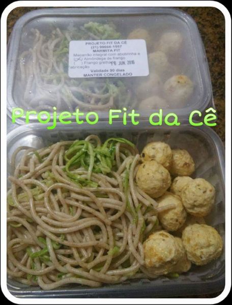 #10 Almôndegas de frango com macarrão integral e abobrinha