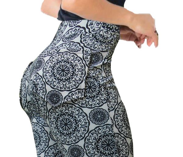 Calça flare ou reta bolsos(P-M-G), tecido suplex gramatura 320