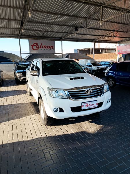 HILUX SRV 3.0 TURBO DIESEL 4X4 AUTOMÁTICA BRANCA 2015