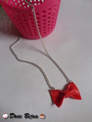 Colar laço vermelho