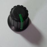 Knob Preto Indicador Verde Para Potenciômetro Estriado