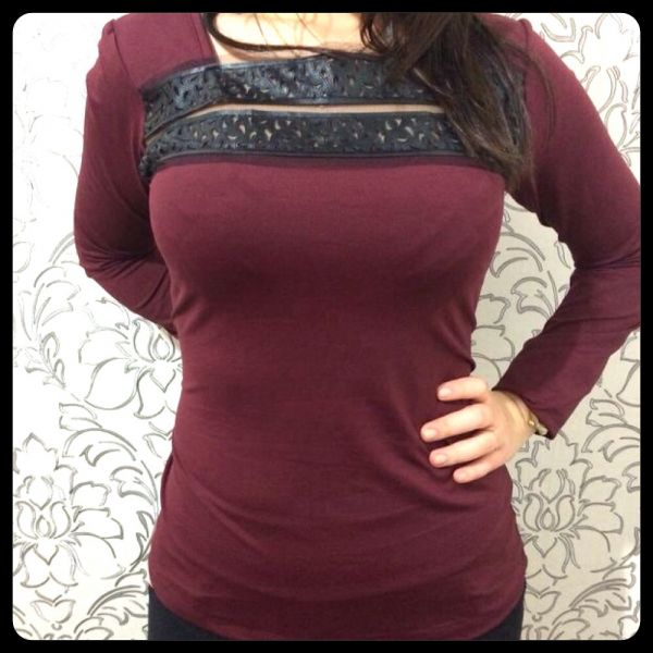 Blusa com detalhes em couro