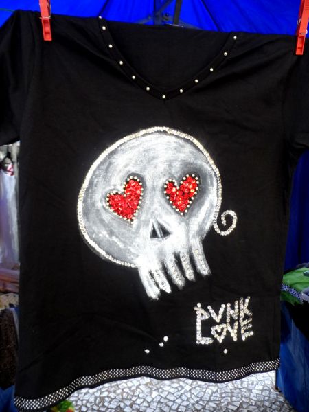 CAMISETA FEMININA CAVEIRA