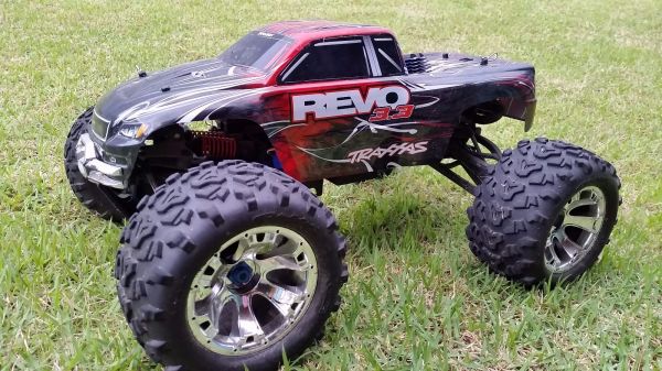 Traxxar Revo 3.3, 45+mph