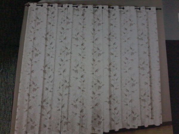 CORTINA REALCE PREMIUM LIBÉRIA CINZA E PRATA