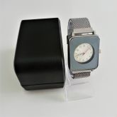 Relógio Femino Pulseira Magnética Prata Quadrado