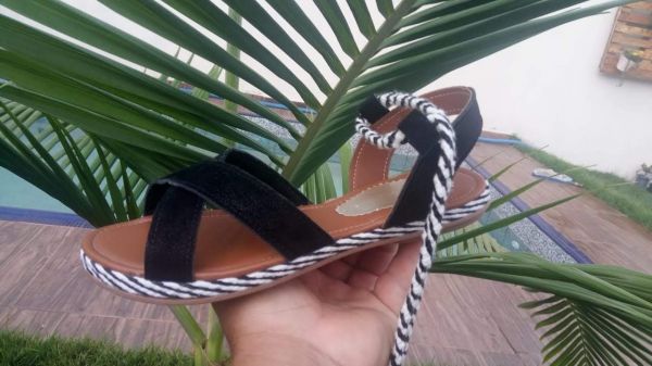 Sandálias Rasteira de Amarrar