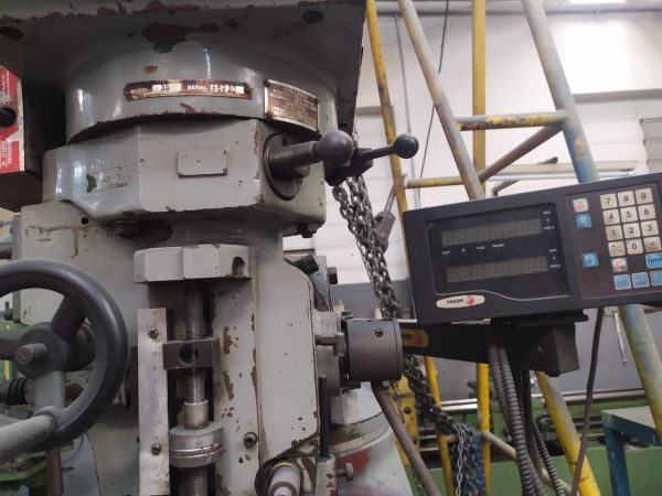 FRESADORA FERRAMENTEIRA SINITRON 3S ISO-40 USADA