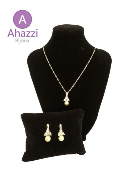 Conjunto folheado de colar e brincos de flor e pérola