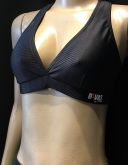 TOP CIRRE TEXTURIZADO PRETO