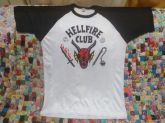 Camiseta Raglan Série Stranger Things HELLFIRE CLUB