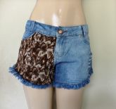 Short jeans com estampa