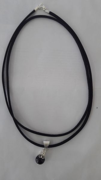 colar de pele/camurça e pingente de Ágata preta