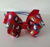 Tiara  com laço gorgurão corações