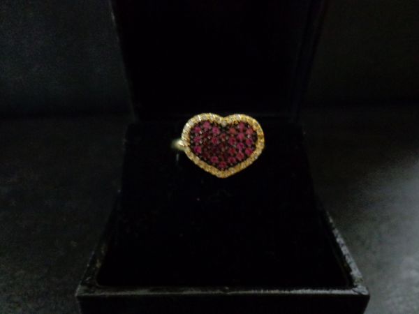 Anel Coração zircônia vermelha
