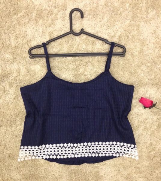 Cropped com renda