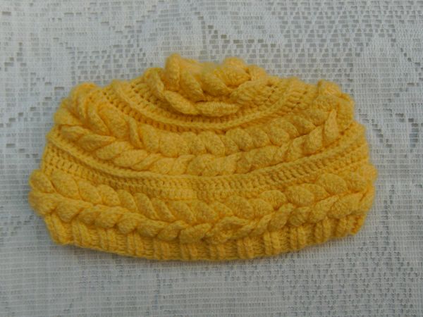 Boina em crochê 3D - 9 a 12 meses